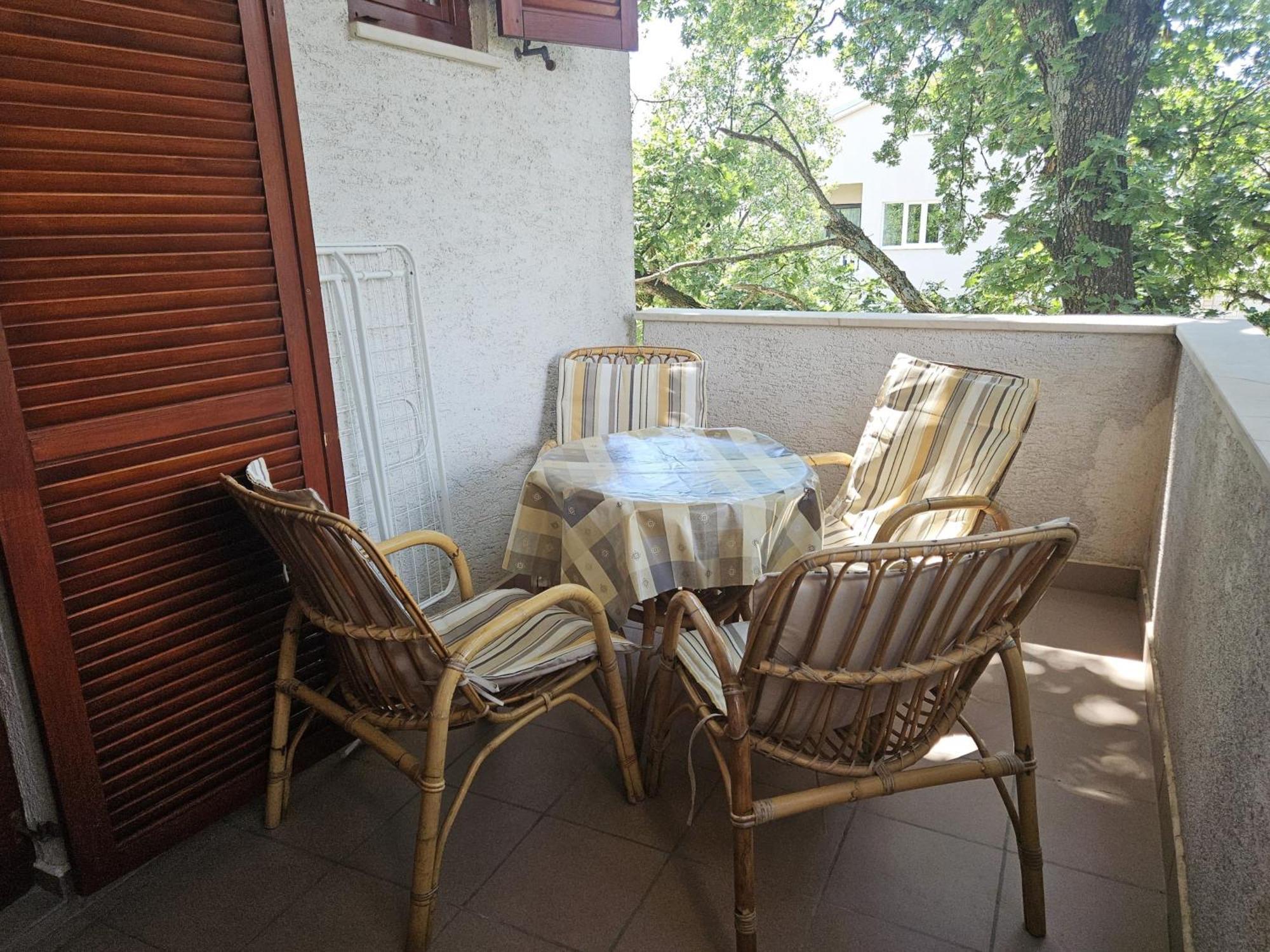 Apartment Ozren Malinska Buitenkant foto