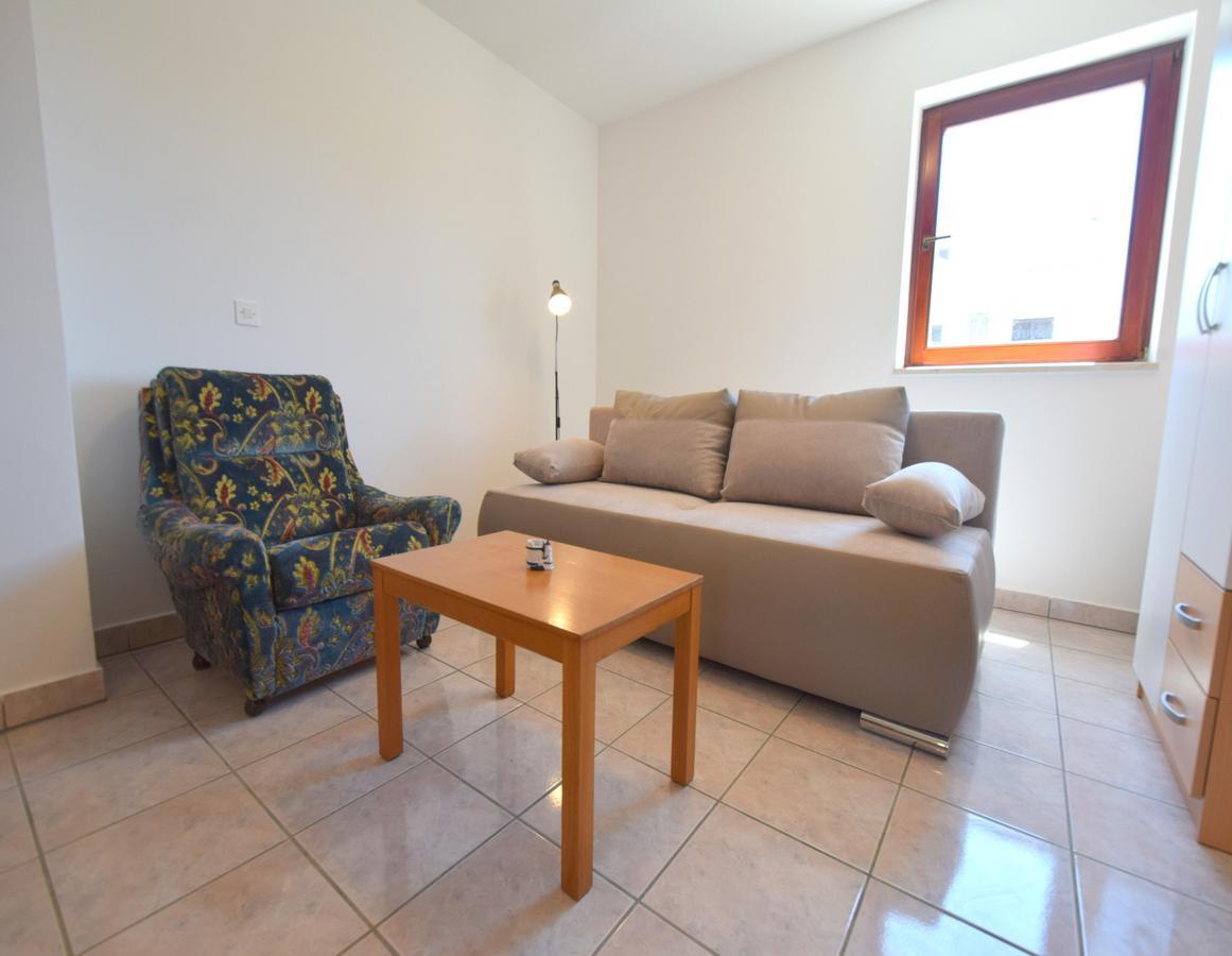 Apartment Ozren Malinska Buitenkant foto
