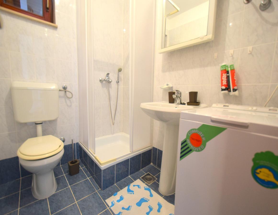 Apartment Ozren Malinska Buitenkant foto